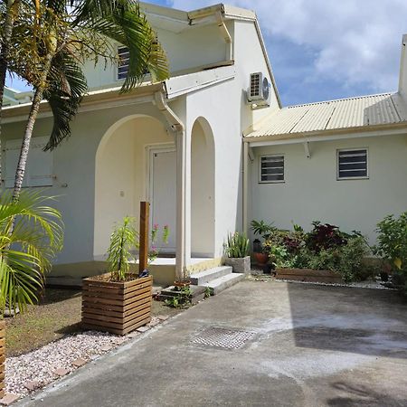 Maison Charmante A Sainte-Anne Avec Jardin Et Pergola En Bois. Ngoại thất bức ảnh