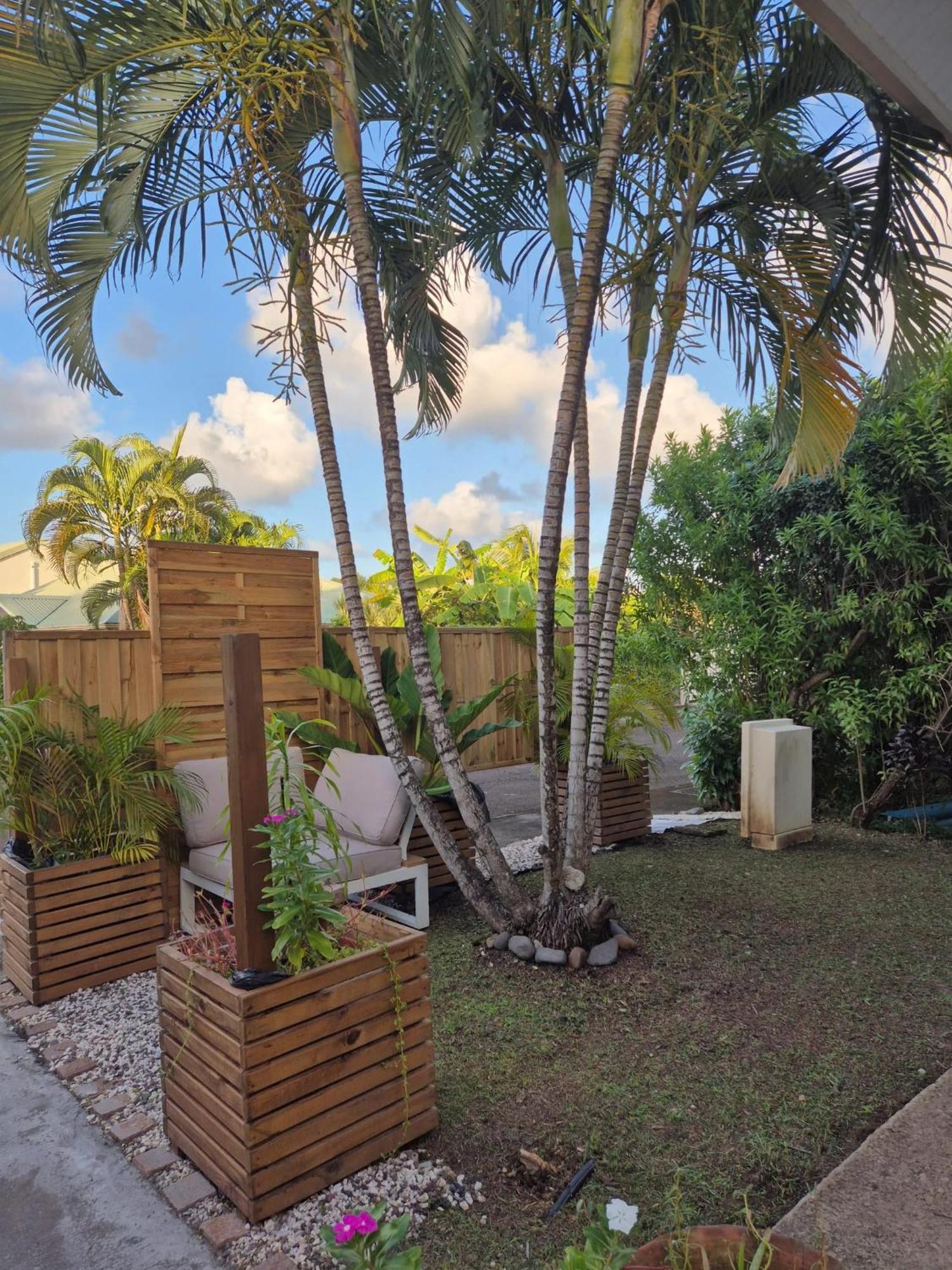 Maison Charmante A Sainte-Anne Avec Jardin Et Pergola En Bois. Ngoại thất bức ảnh