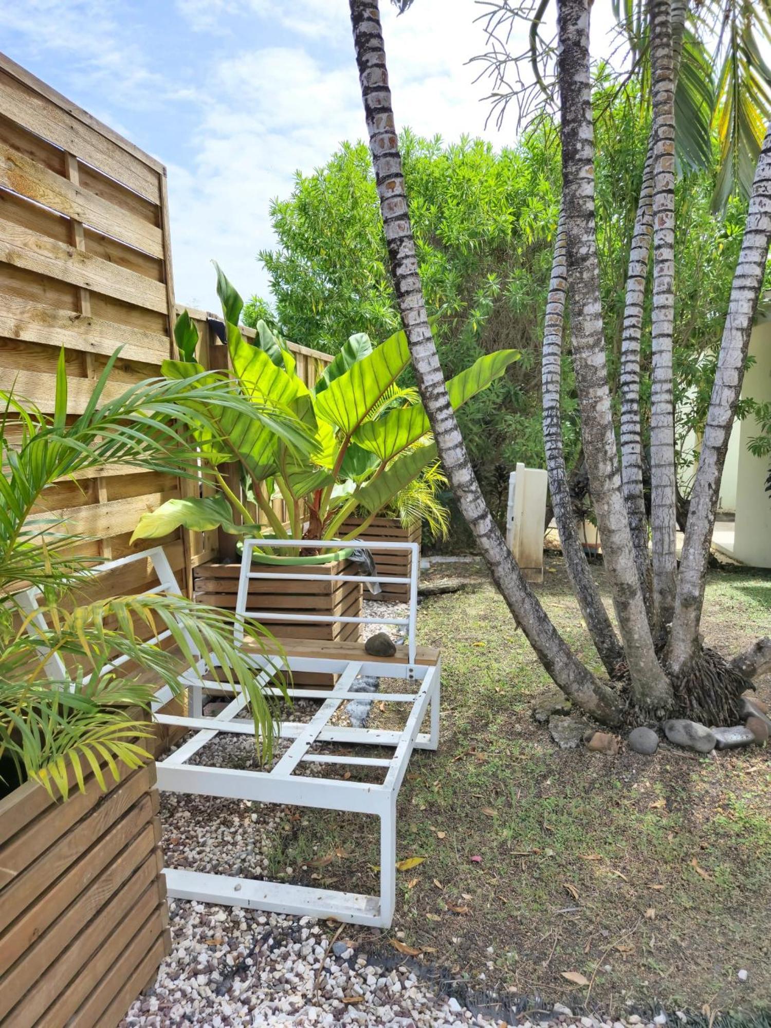 Maison Charmante A Sainte-Anne Avec Jardin Et Pergola En Bois. Ngoại thất bức ảnh